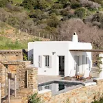 Apartament Avra, A Serene Cycladic With Private Pool Overlooking The Aegean Sea *