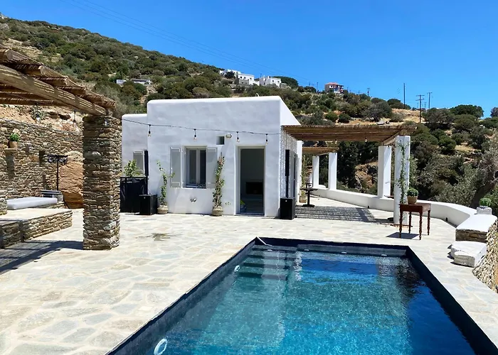 公寓 Avra, A Serene Cycladic With Private Pool Overlooking The Aegean Sea *