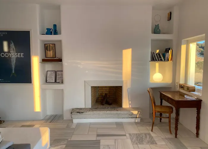 Avra, A Serene Cycladic With Private Pool Overlooking The Aegean Sea