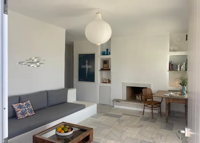 Avra, A Serene Cycladic With Private Pool Overlooking The Aegean Sea