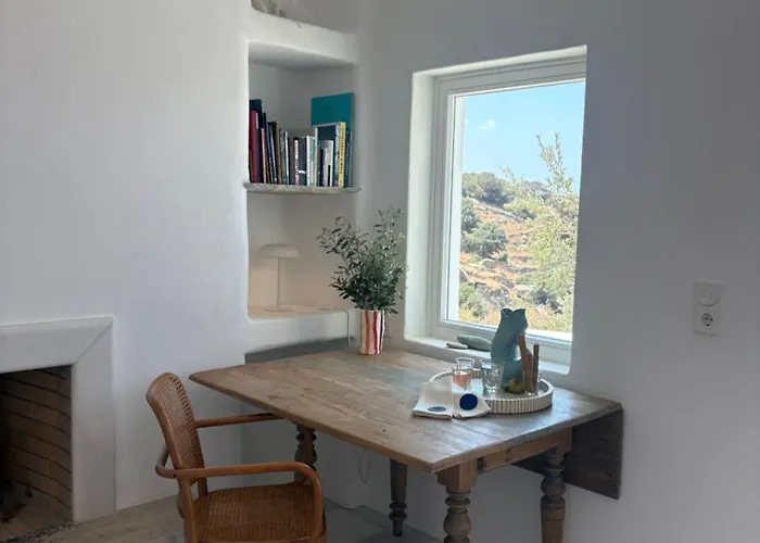 Avra, A Serene Cycladic With Private Pool Overlooking The Aegean Sea