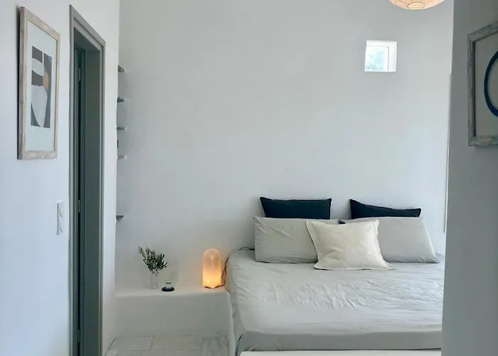 Avra, A Serene Cycladic With Private Pool Overlooking The Aegean Sea *