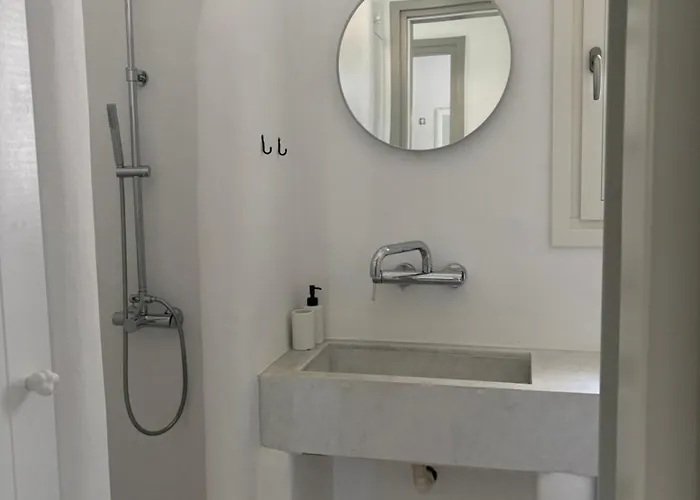 Avra, A Serene Cycladic With Private Pool Overlooking The Aegean Sea 公寓