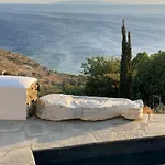 Avra, A Serene Cycladic With Private Pool Overlooking The Aegean Sea *