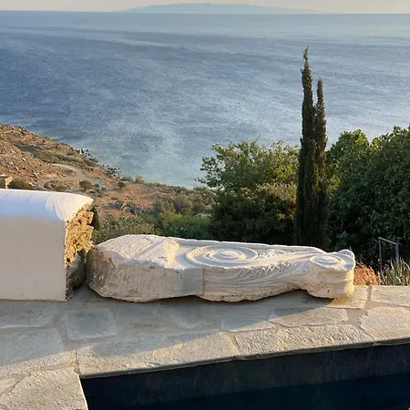 Avra, A Serene Cycladic With Private Pool Overlooking The Aegean Sea *